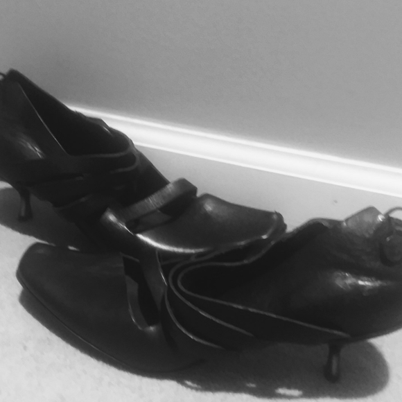 Cydwoq handmade leather pumps - Picture 2 of 6